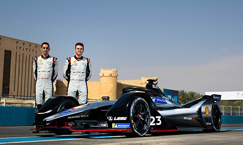 3-日產(chǎn)汽車e.dams車隊(duì)車手塞巴斯蒂安·布埃米（Sebastien Buemi）及奧利弗·羅蘭德(Oliver Rowland)首戰(zhàn)分獲第六、七名的好成績(jī)（文章內(nèi)）.jpg